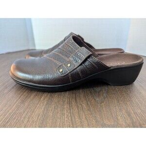 Clarks Brown Leather Mules Buckle Shoe Women’s Size 7 M Clogs Slip On Comfort